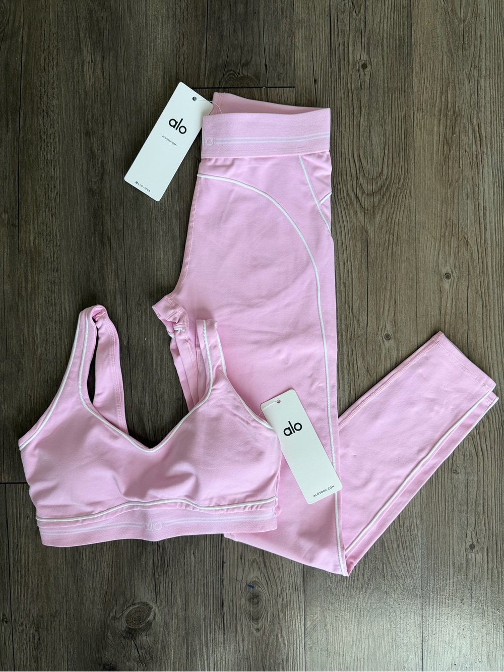Alo Sweet Pink Heart Throb Set
